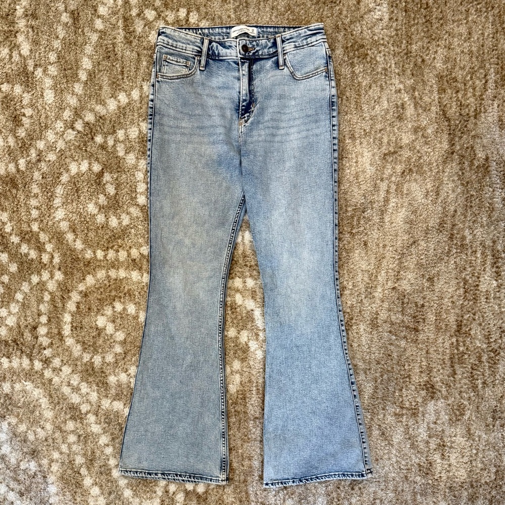 Abercrombie & Fitch Light Wash High Rise Flare Jeans - Picture 3 of 3